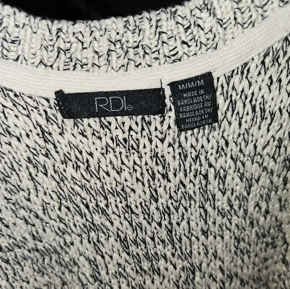 RDI cold shoulder knit sweater - Picture 5 of 5